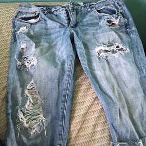 LIGHT WASHED DENIM SHORTS